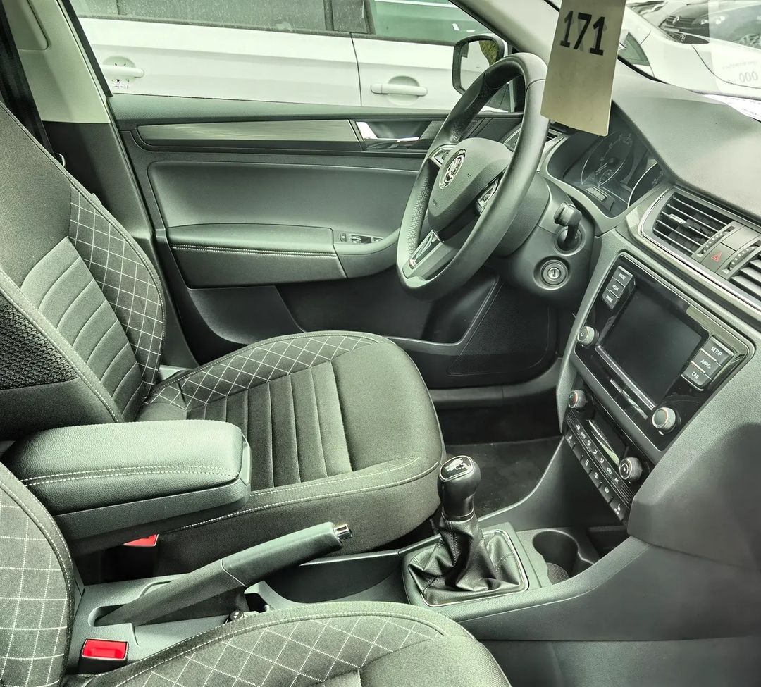 Осмотр Skoda Rapid 2017 г.в. 48.000 км.